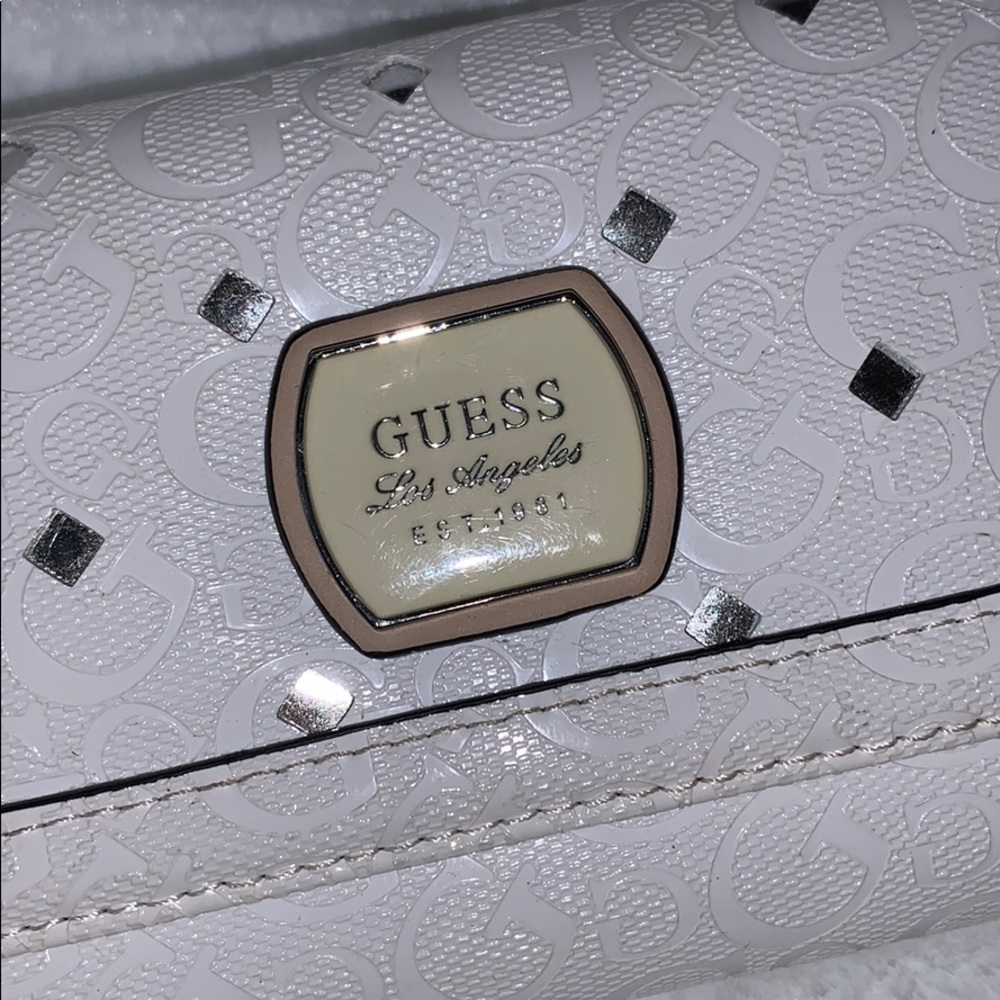 Guess Wallet - Picture 2 of 5